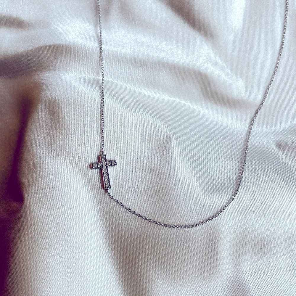Stella & dot Covet faith cross white gold and diamond necklace
